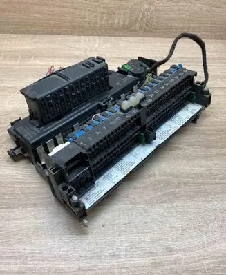 BMW 3 E46 Fuse module 8364540 8364542 USED