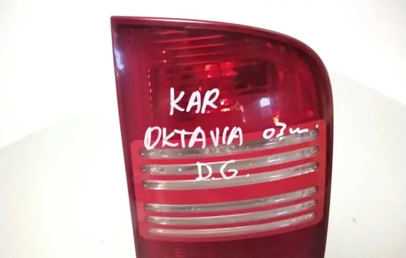 Skoda Octavia Mk1 (1U) Rear/tail lights 1U9945112B 1U9945096B
