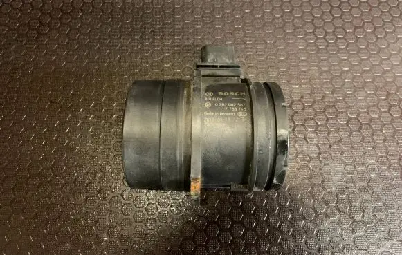 BMW X1 E84 Mass air flow meter 7788743 0281002567 23261945