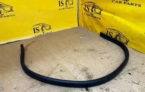 Audi A8 S8 D5 Engine compartment rubber 4N0823723