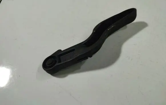 Opel Zafira A Engine bonnet (hood) release handle