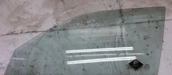 Nissan Primera Front door window glass four-door