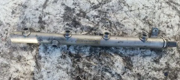 Mercedes-Benz S W221 Fuel main line pipe