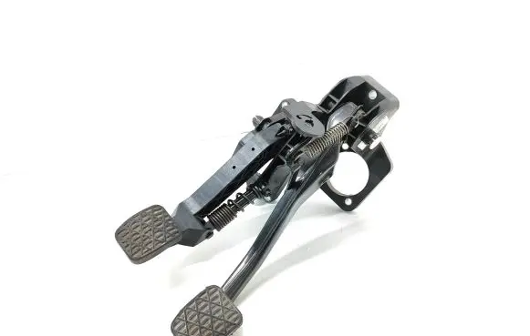 Mercedes-Benz B W245 Pedal assembly A1692900901 4593954 4010047A