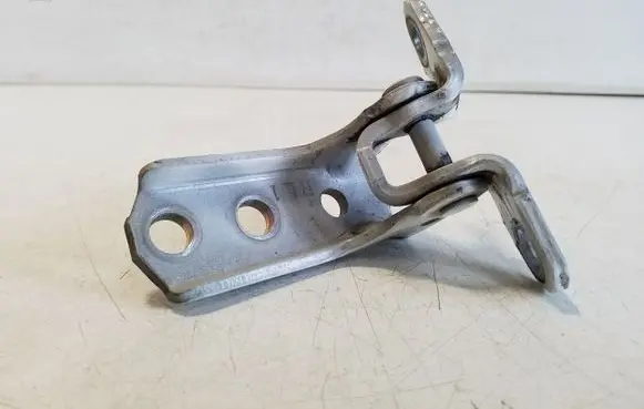 Mitsubishi L200 Front door lower hinge 