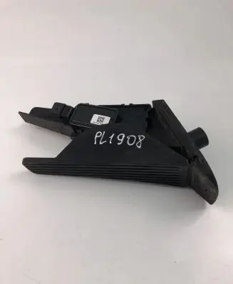 Volvo XC60 Accelerator throttle pedal 32269124