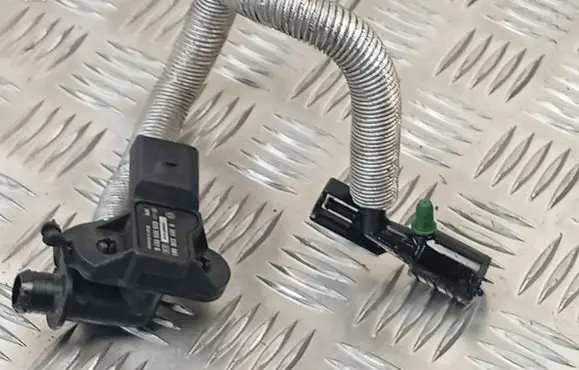 Audi Q3 8U Air pressure sensor 0261230081