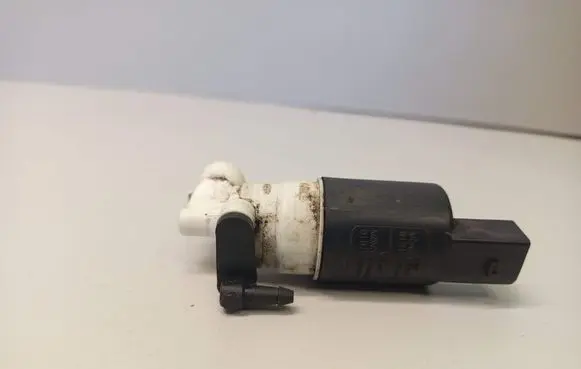 Volvo S60 Windscreen/windshield washer pump 31349264