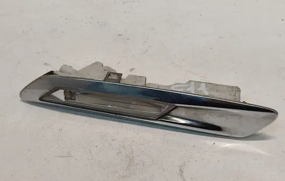 BMW 5 F10 F11 Front fender indicator light 7154168