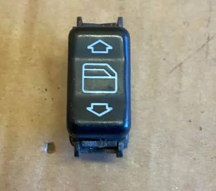 Mercedes-Benz E W124 Electric window control switch 1248209010 03809710