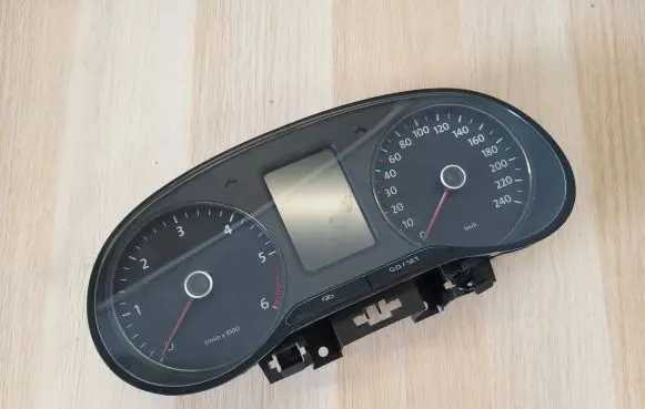 Volkswagen Polo V 6R Speedometer (instrument cluster) 6R0920861J