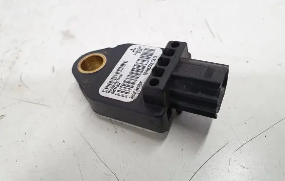 Mitsubishi Outlander Airbag deployment crash/impact sensor 8651A002