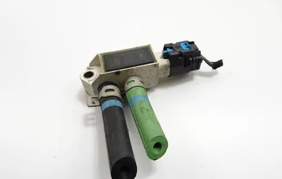 Renault Clio IV Exhaust gas pressure sensor 227701177R 43728202