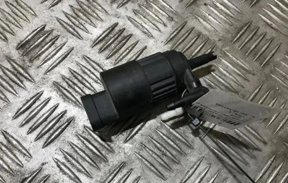 Renault Megane I Windscreen/windshield washer pump