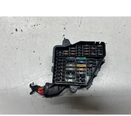 BMW 5 F10 F11 Fuse module 9183547