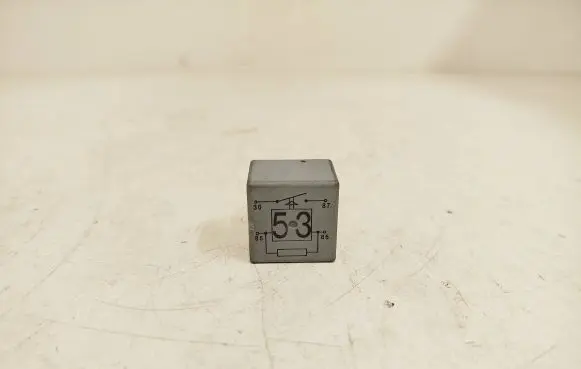 Skoda Octavia Mk1 (1U) Other relay 141951253B