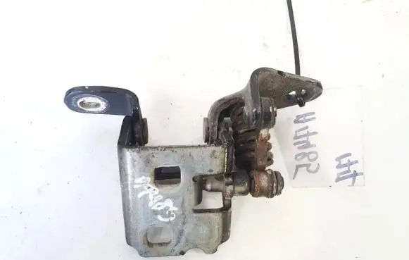 Chrysler Sebring (JS) Rear door lower hinge