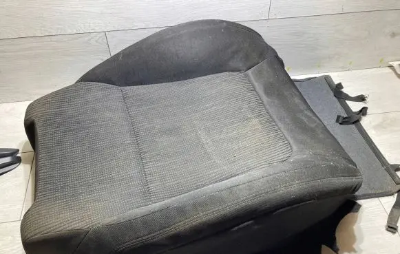 Peugeot 5008 Seat trim 