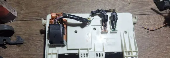 Mazda 3 I Fuse module 66730d