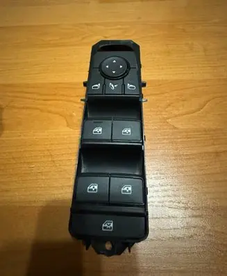 Nissan Qashqai Quarter vent window switch 254016UB3A 20210618 SN0303