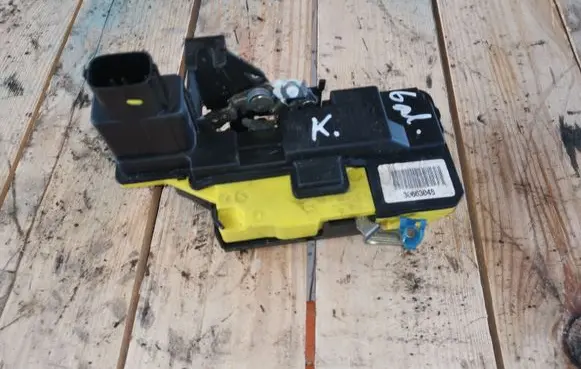 Volvo XC90 Rear door lock 30663048