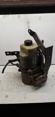 Ford Focus Power steering pump 4M513K514BF