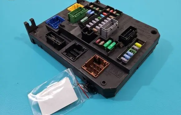 Peugeot 508 Central body control module 9665547580 IMPRK1381094