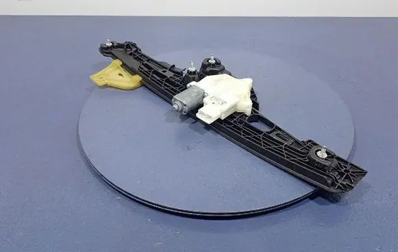 Renault Captur Front door window regulator with motor 807215326R