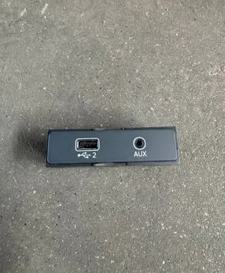 Audi Q5 SQ5 FY AUX in-socket connector 8W0035708