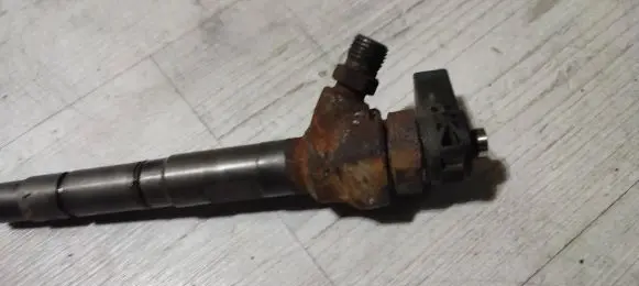 Audi TT TTS Mk2 Fuel injector 03L130277J