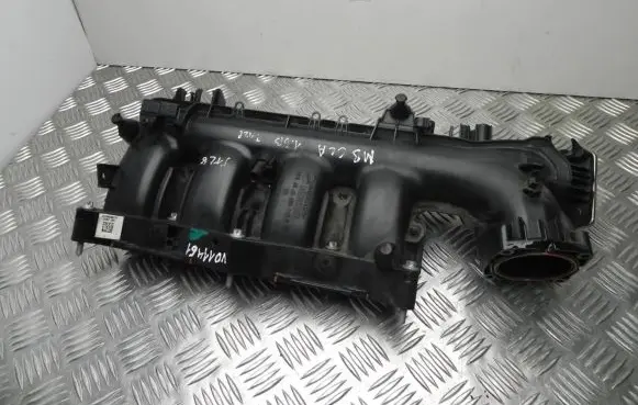 Mercedes-Benz CLA C117 X117 W117 Intake manifold A2700900737 VD11461
