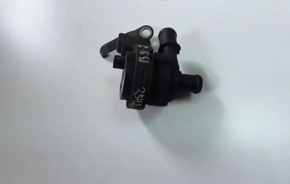 Volkswagen PASSAT B8 Electric auxiliary coolant/water pump 5Q0965567J