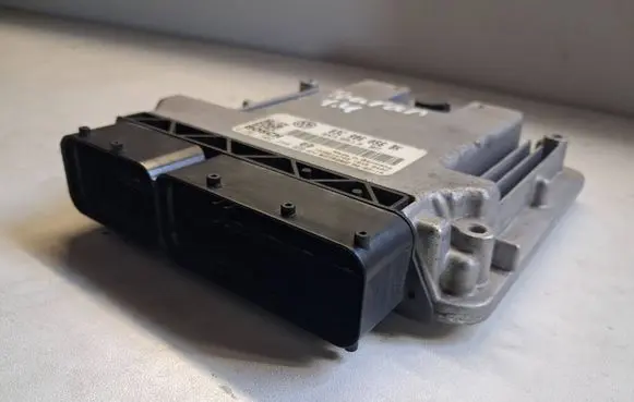 Volkswagen Touran I Engine control unit/module 03C906056BK 0261S02288 1039S14749