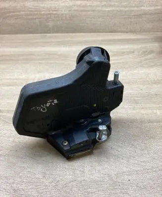 Toyota Avensis T250 Rear door lock 322220 RIGHTSIDE