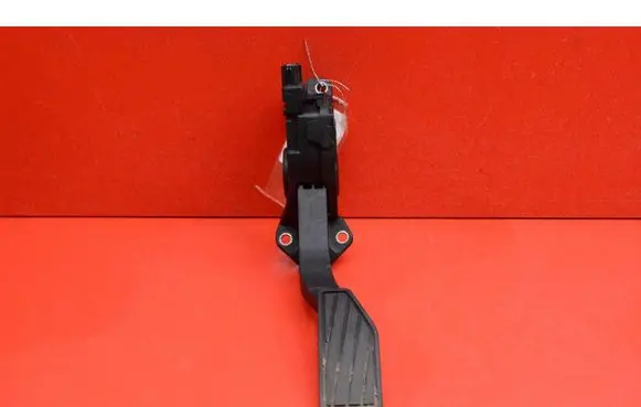 Nissan Pixo Accelerator throttle pedal 49400M68K41