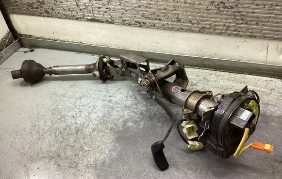 Toyota Avensis Verso Steering wheel axle 44020 4502028 04121714