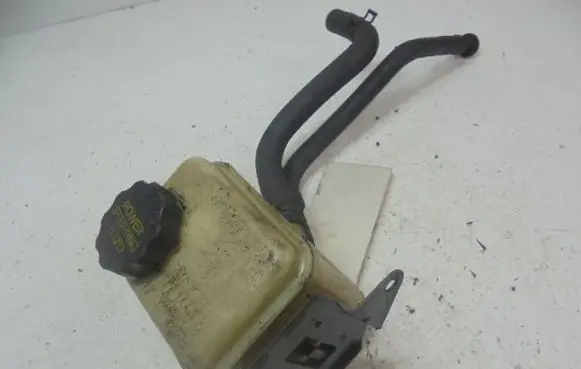 Hyundai Elantra Power steering fluid tank/reservoir 