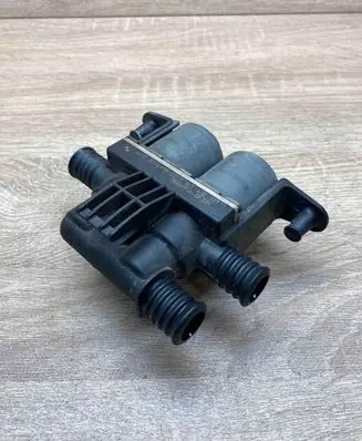 BMW 5 E39 Coolant heater control valve 8374995