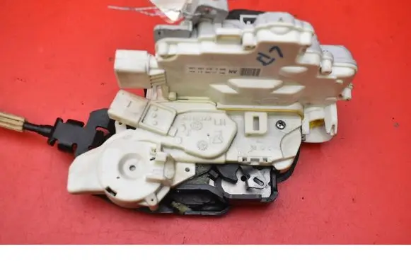 Audi A8 S8 D4 4H Front door lock 4H1837015F