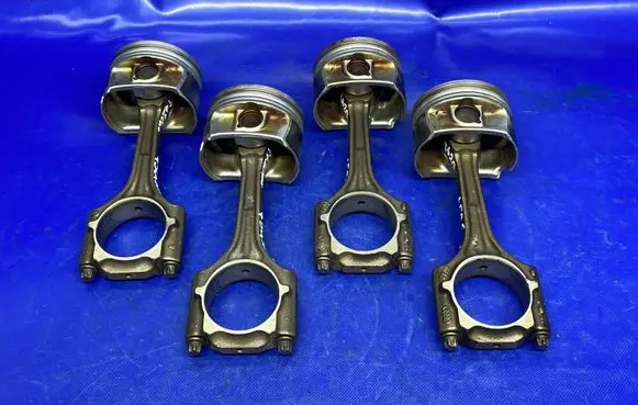 Audi A4 S4 B7 8E 8H Piston 82L143 06DD