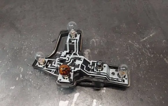 Volkswagen Touran I Tail light bulb cover holder 1T0945257D