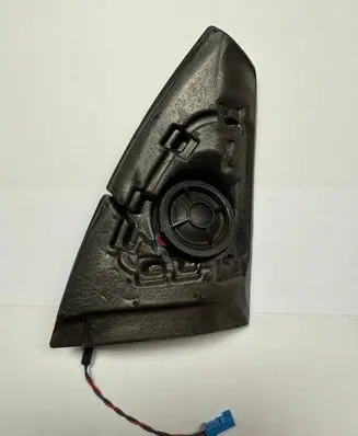 Front door high frequency speaker