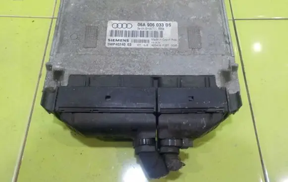 Audi A3 S3 8P Engine control unit/module 5WP4024003 RP123