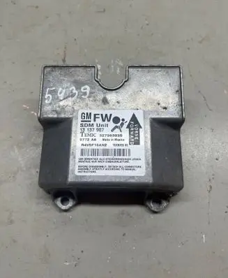 Opel Astra H Airbag control unit/module 13137907 327963935 R4N5F16AN2