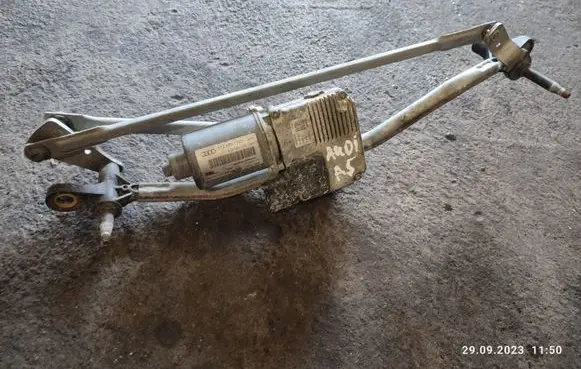 Audi A5 8T 8F Front wiper linkage and motor 8T2955119D
