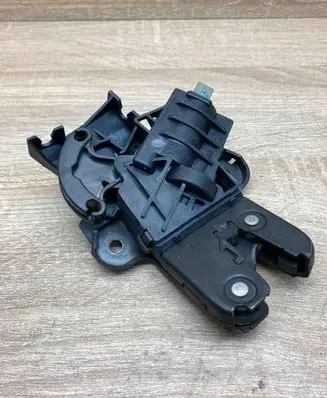 Audi A8 S8 D3 4E Tailgate/trunk/boot lock/catch/latch 4E0827505C 4F5827505B