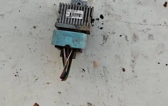 Land Rover Evoque I Glow plug pre-heat relay AV61-12A343-BA
