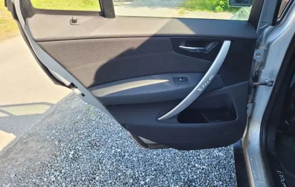 BMW X3 E83 Front door card panel trim