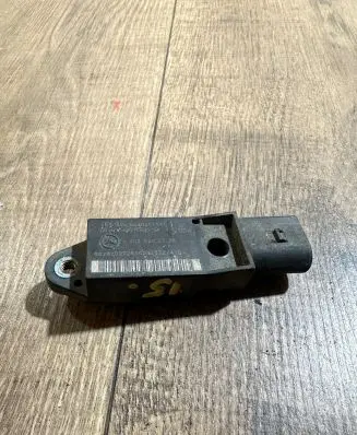 Mercedes-Benz E W211 Airbag deployment crash/impact sensor A0028202726 00402625A1 00282027285
