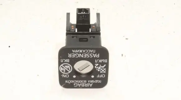 Lexus UX Passenger airbag on/off switch 